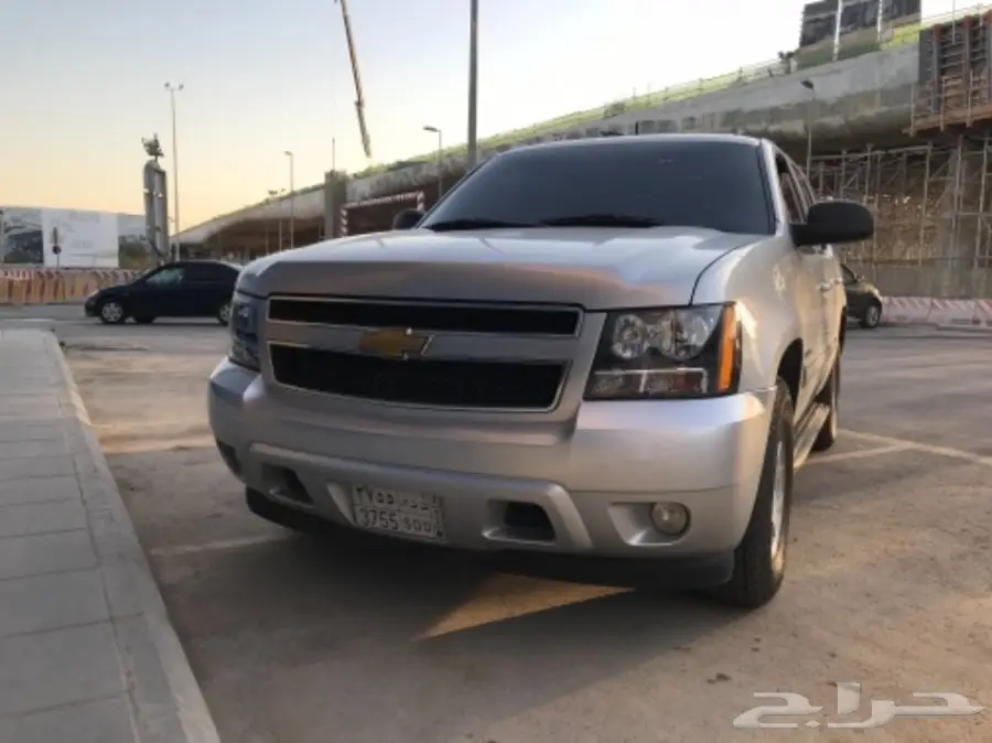 تاهو LT قصير 2013 لون فضي ممشى 88 ألف  (image 2)