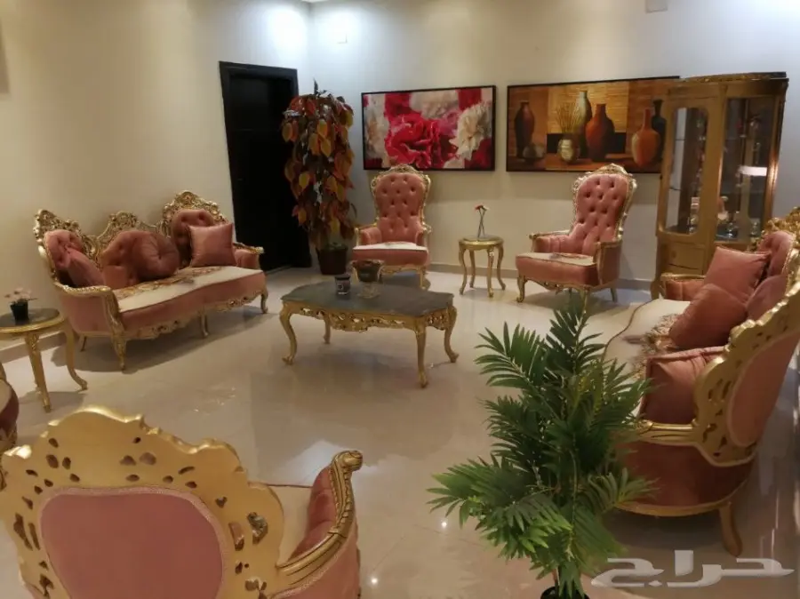 للبيع كنب كلاسيكي تركي فخم جدا جديد لم يستخدم