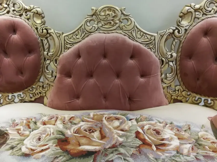 للبيع كنب كلاسيكي تركي فخم جدا جديد لم يستخدم (image 9)