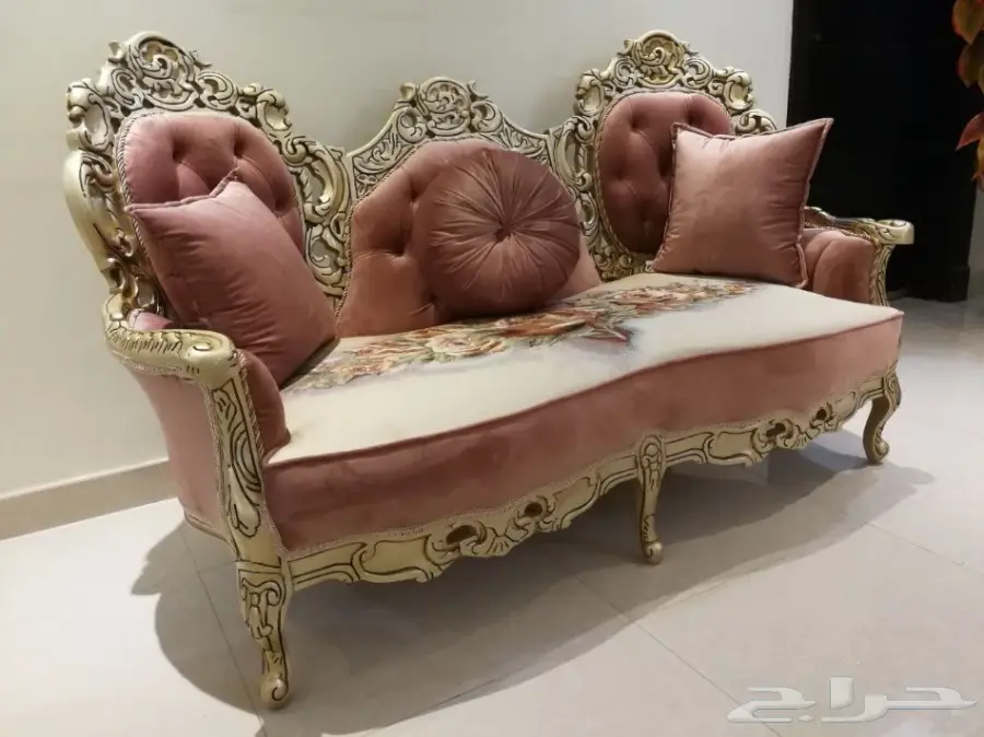 للبيع كنب كلاسيكي تركي فخم جدا جديد لم يستخدم (image 15)