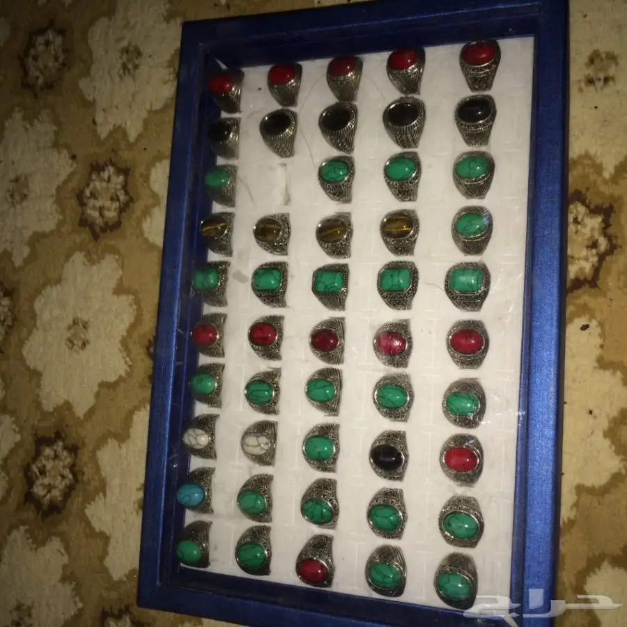 للبيع احجار وزمرد 