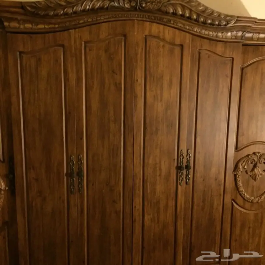 غرفة نوم فاخرة وكنب