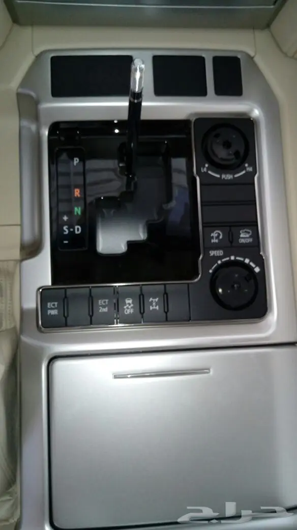 تويوتا جى اكس ار 2018 أبيض - معرض سما 2 (image 29)