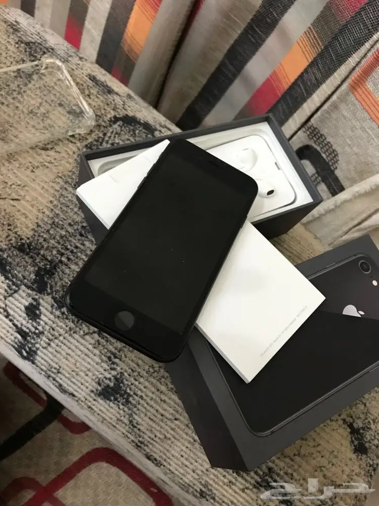 للبيع ايفون 8 حجم 64 جيجا اللون اسود (image 1)