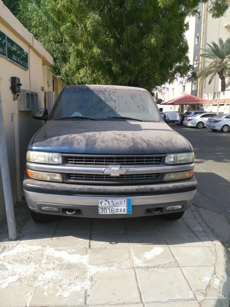 للبيع هونداي اكسنت و شيفروليه سيلفرادو