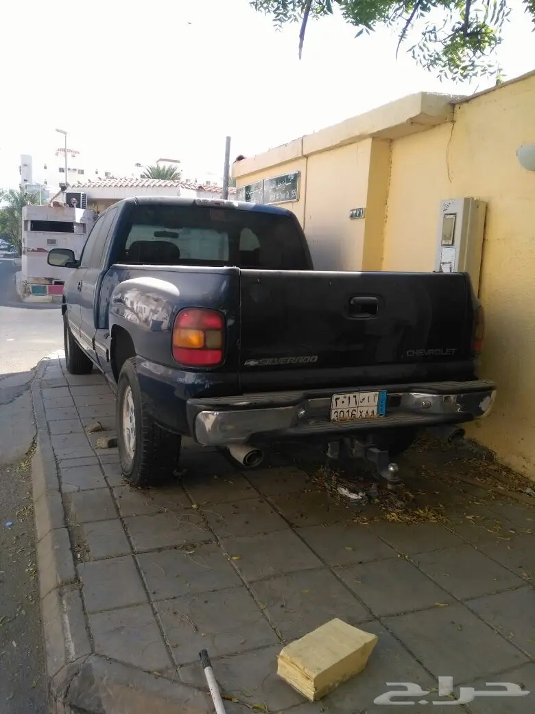 للبيع هونداي اكسنت و شيفروليه سيلفرادو (image 1)