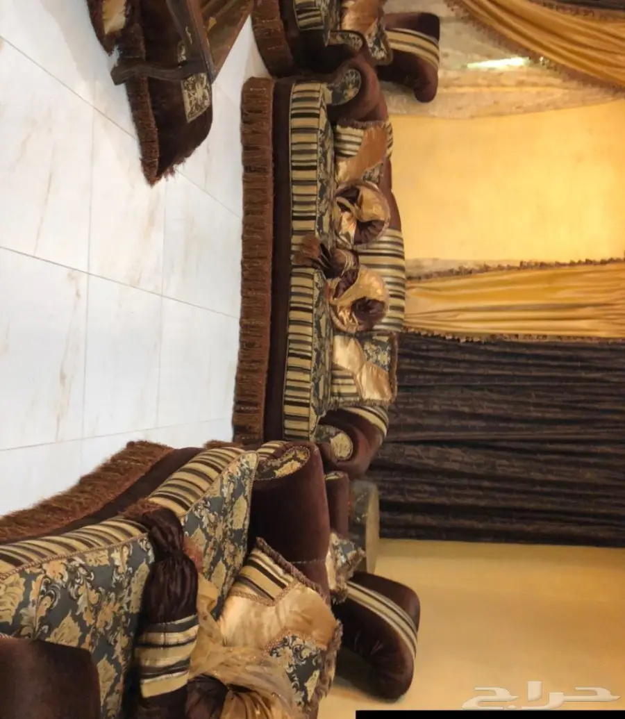 كنب مجلس للبيع