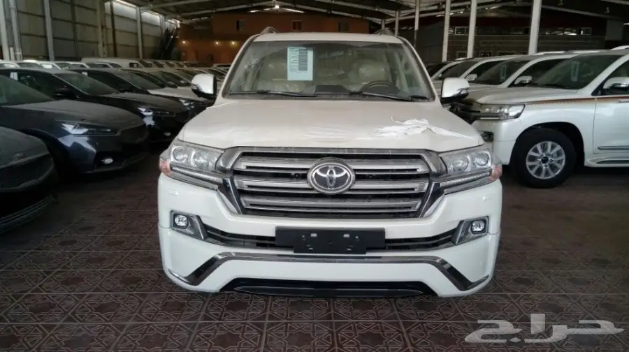 تويوتا جى اكس ار 2018 أبيض - معرض سما 2 (image 6)