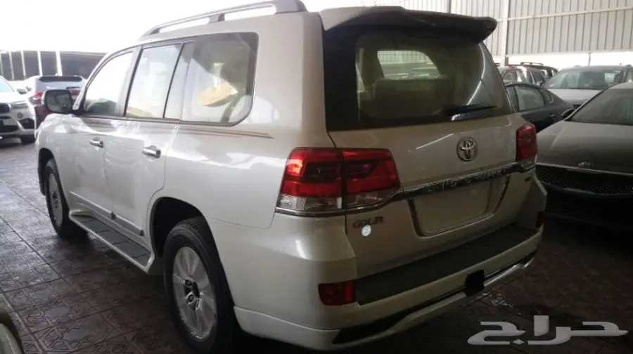 تويوتا جى اكس ار 2018 أبيض - معرض سما 2 (image 7)