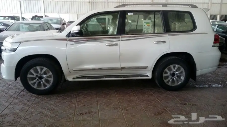 تويوتا جى اكس ار 2018 أبيض - معرض سما 2 (image 8)