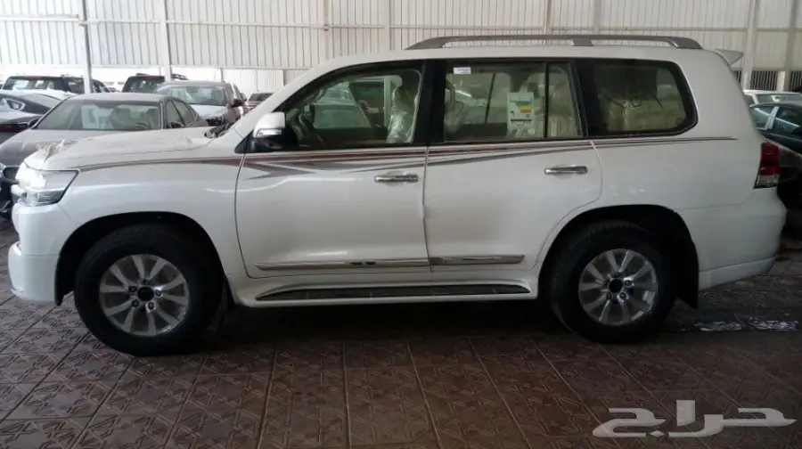 تويوتا جى اكس ار 2018 أبيض - معرض سما 2 (image 12)