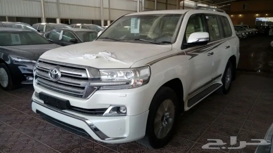 تويوتا جى اكس ار 2018 أبيض - معرض سما 2 (image 13)