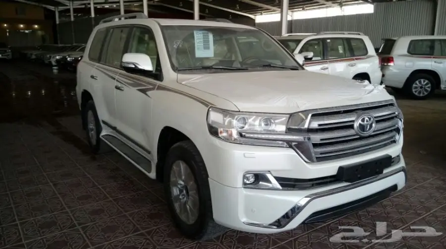 تويوتا جى اكس ار 2018 أبيض - معرض سما 2 (image 14)