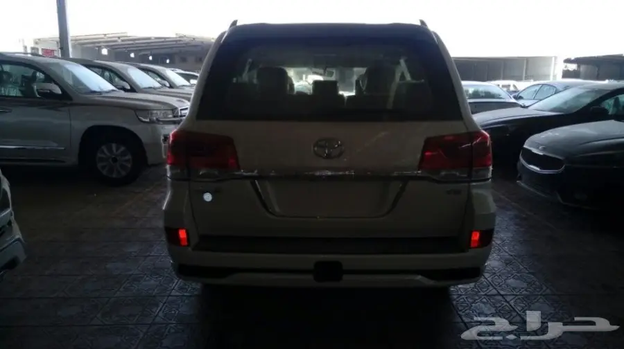 تويوتا جى اكس ار 2018 أبيض - معرض سما 2 (image 18)