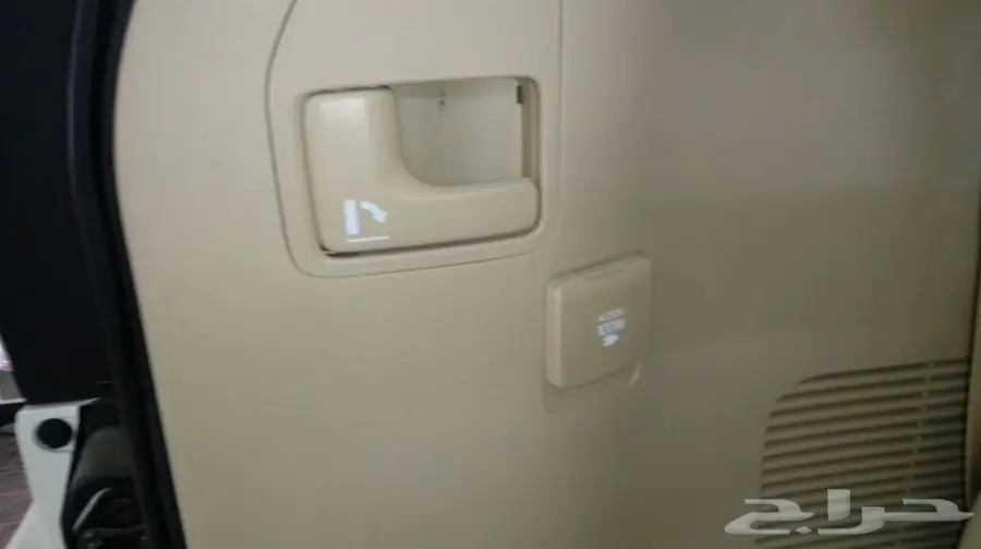 تويوتا جى اكس ار 2018 أبيض - معرض سما 2 (image 23)