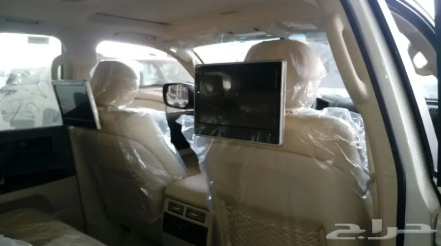 تويوتا جى اكس ار 2018 أبيض - معرض سما 2 (image 24)