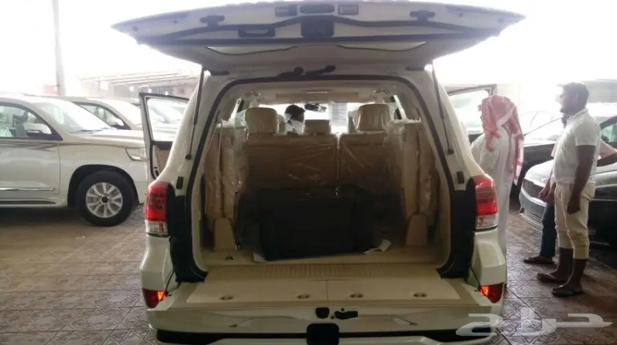 تويوتا جى اكس ار 2018 أبيض - معرض سما 2 (image 27)