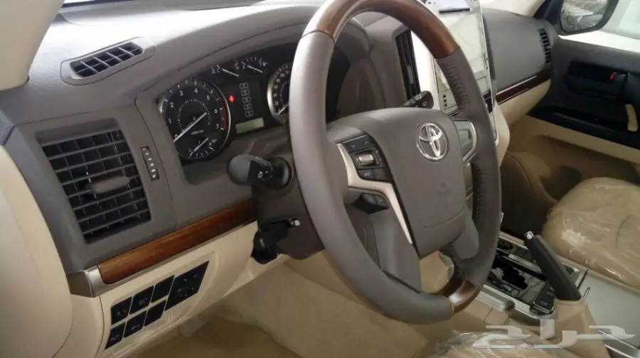 تويوتا جى اكس ار 2018 أبيض - معرض سما 2 (image 28)