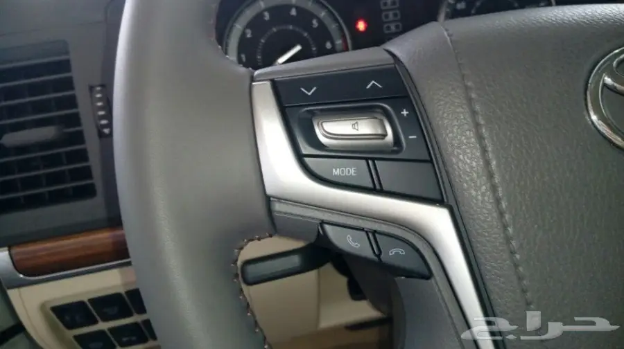 تويوتا جى اكس ار 2018 أبيض - معرض سما 2 (image 34)