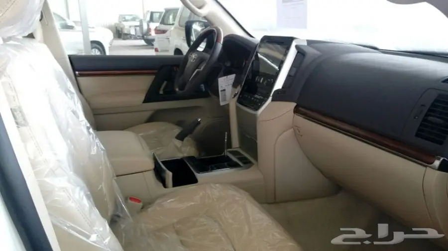 تويوتا جى اكس ار 2018 أبيض - معرض سما 2 (image 37)