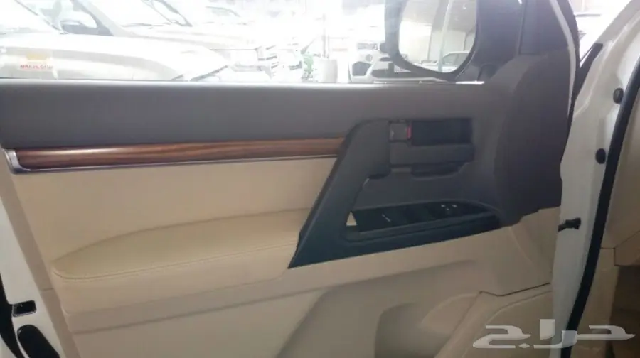 تويوتا جى اكس ار 2018 أبيض - معرض سما 2 (image 41)