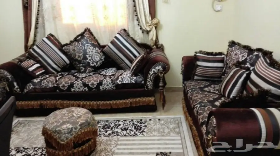 كنب 7 افراد للبيع اللون بني مطلوب 450 ريال  (image 5)