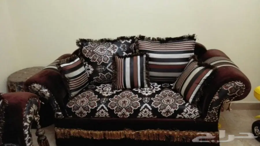 كنب 7 افراد للبيع اللون بني مطلوب 450 ريال  (image 6)