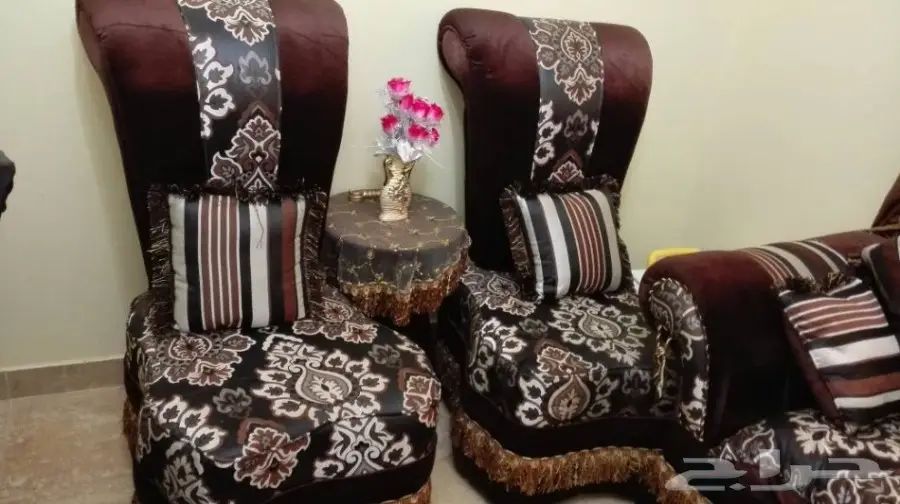 كنب 7 افراد للبيع اللون بني مطلوب 450 ريال  (image 10)