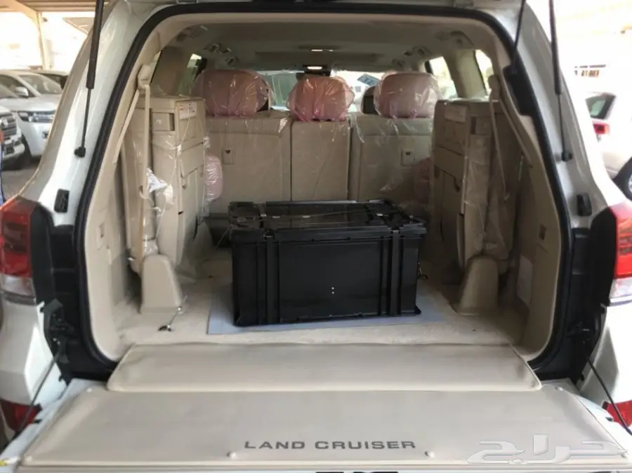 لاند كروزر-VXS -فى اكس اس-2018 - 8 سلندر 5.7 (image 9)