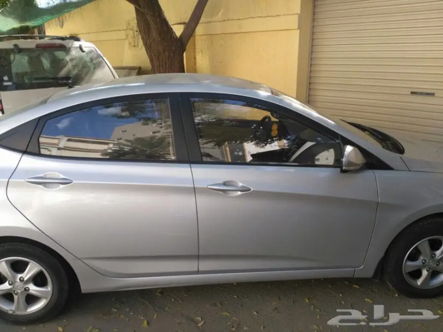 للبيع هونداي اكسنت و شيفروليه سيلفرادو (image 3)