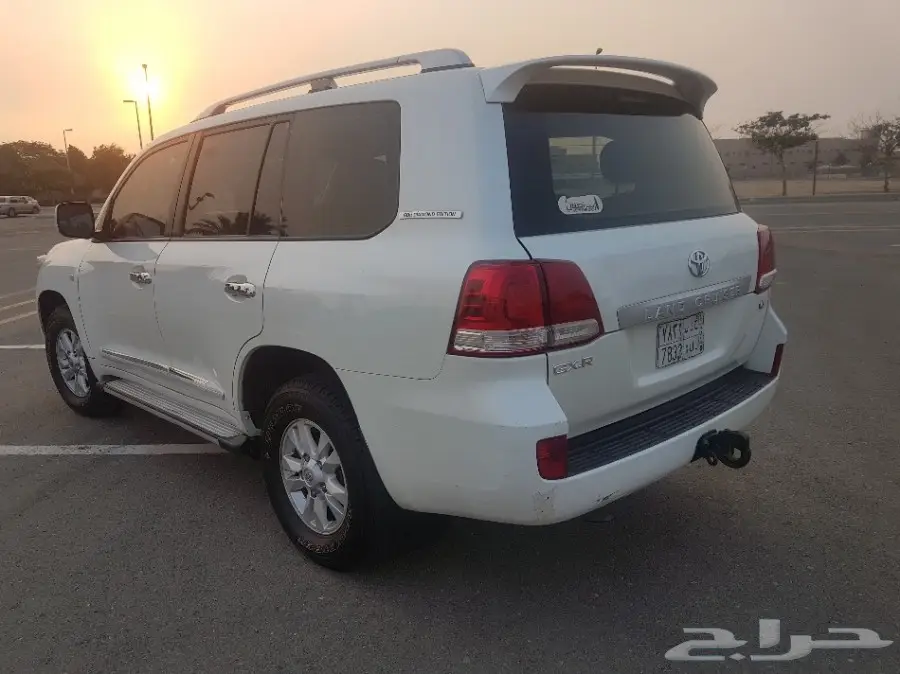 لاندكروزر 2011 الحد 60 الف فقط (image 14)