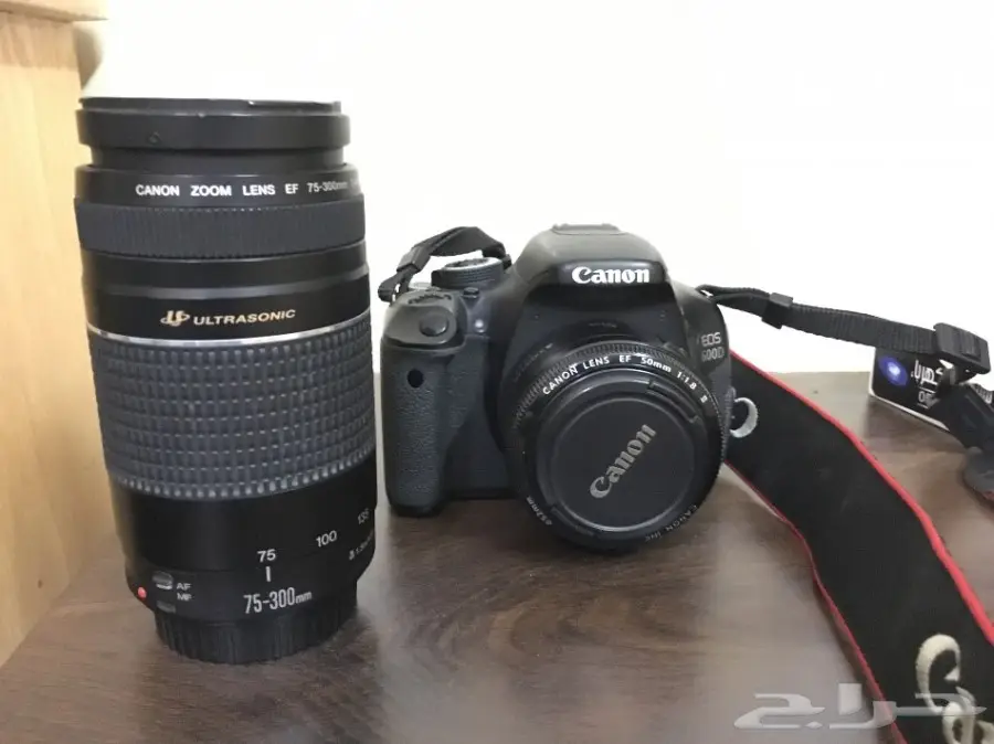 كاميرا كانون D600 