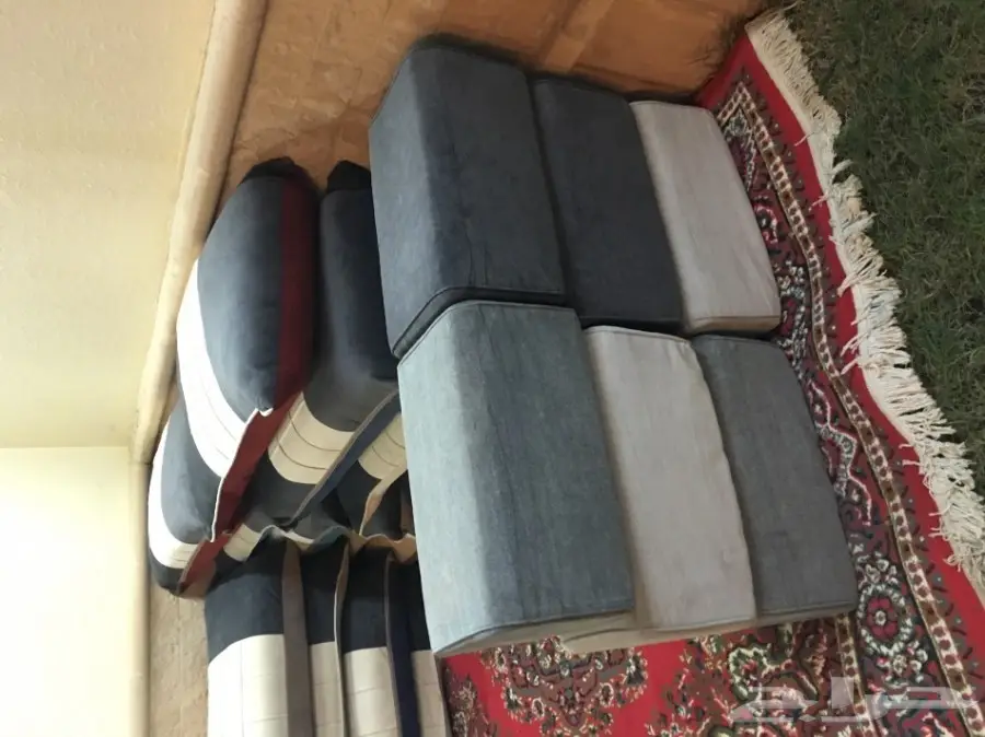 للبيع مخاد بحاله نظيفه (image 1)