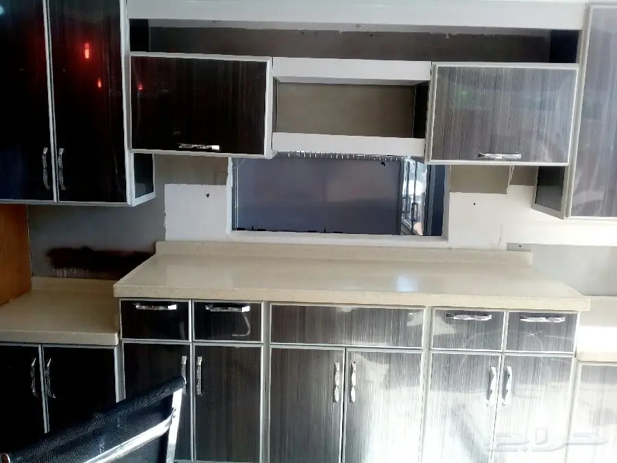 فني مطابخ الالمنيوم جاهز تفصيل حسب المقاسات و