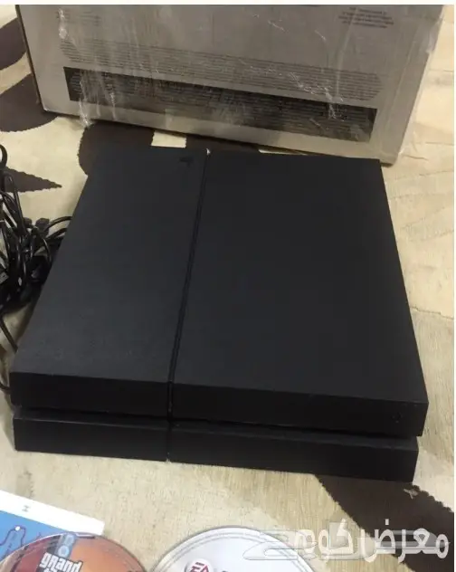 سوني 4 شبه جديد 500 جيجا