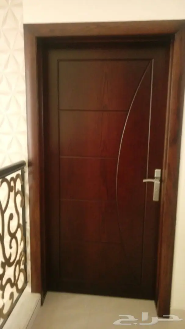 للبيع ابواب سنديان  شبه جديد  (image 1)