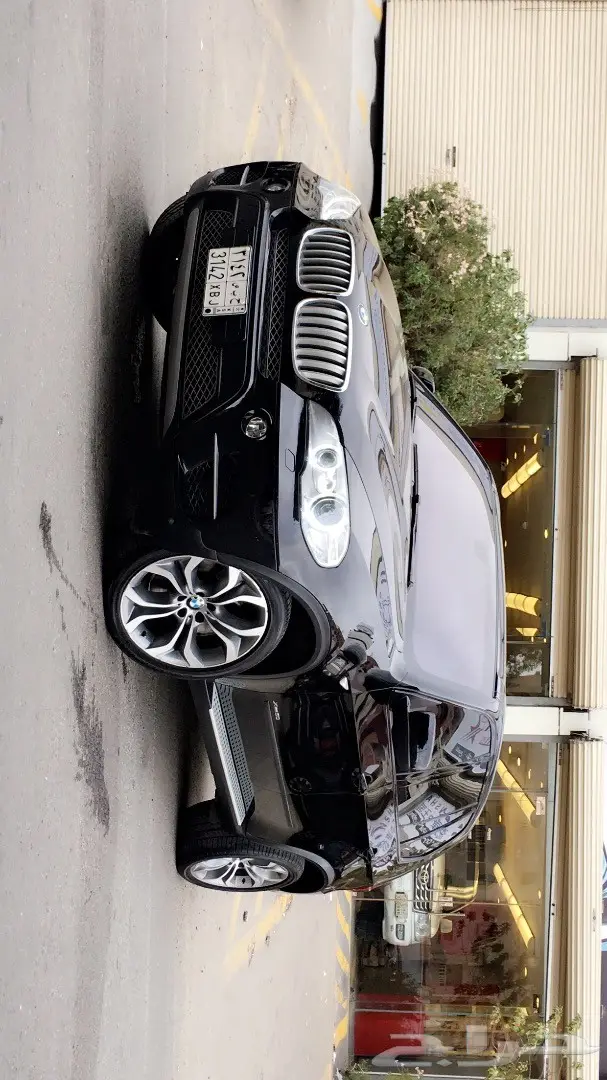 BMW X5 black 