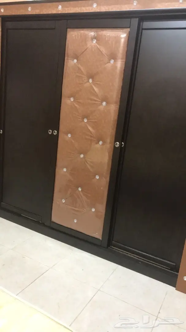 غرفة نوم أنيقة للبيع - فرصة لا تُفوّت! (image 4)