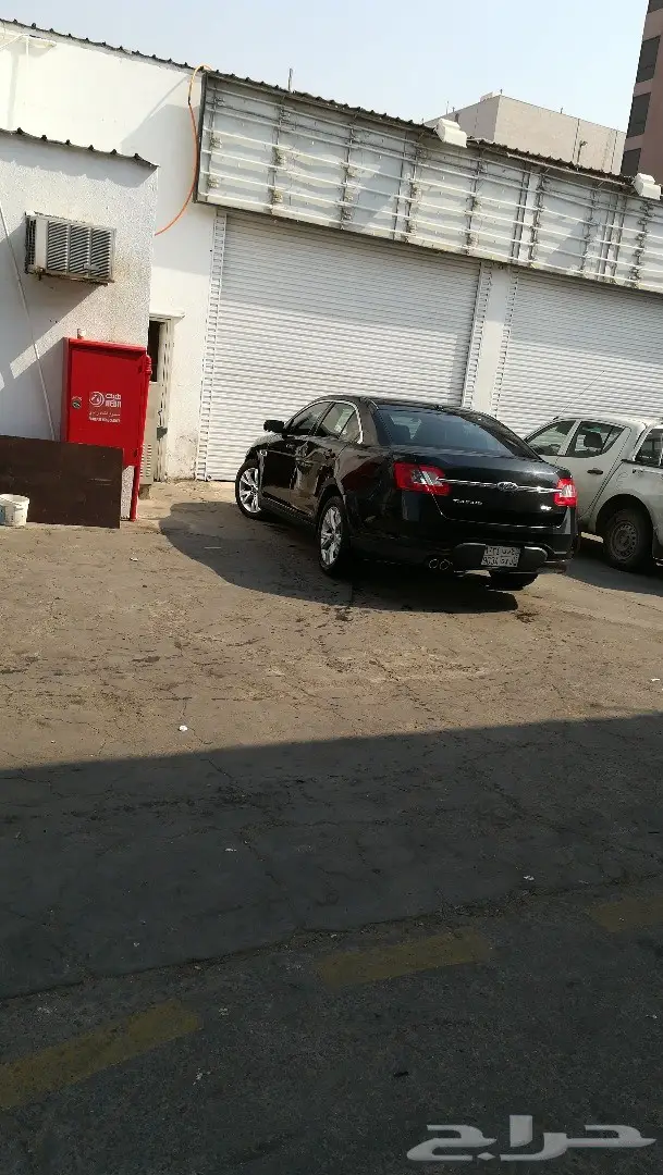 فورد توروس 2011 للبيع بسعر محروق (image 8)