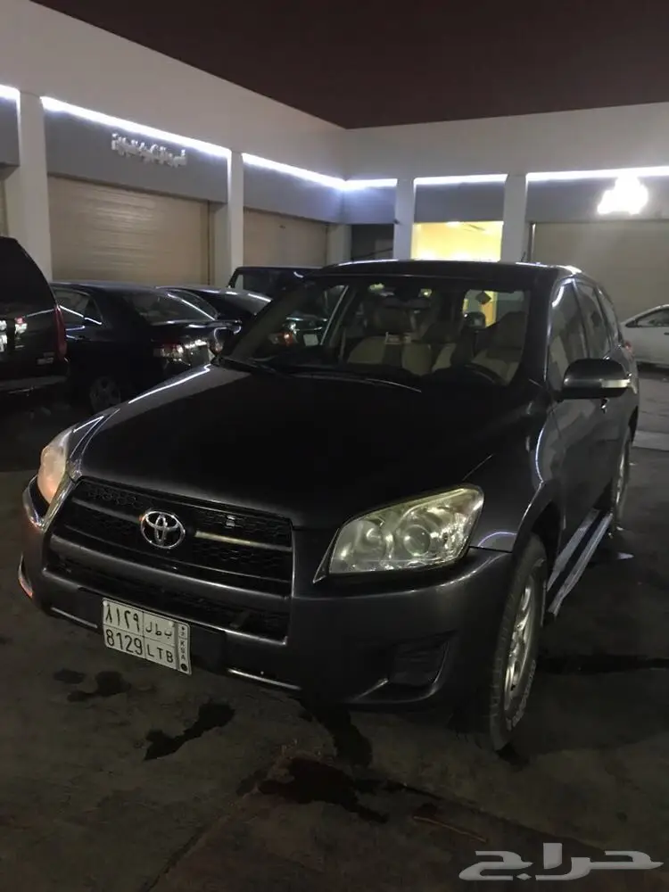 تويوتا راف فور موديل 2011 جير عادي بدون دبل  (image 5)