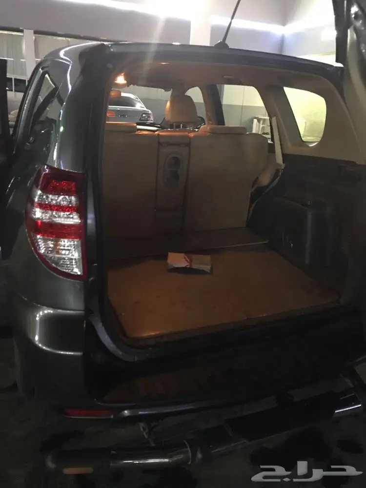 تويوتا راف فور موديل 2011 جير عادي بدون دبل  (image 6)