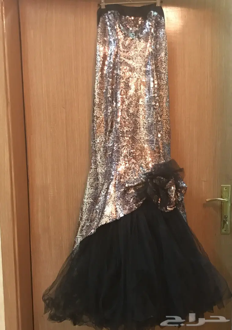 فستان للبيع