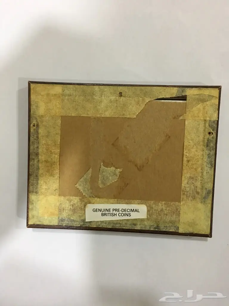 عملات بريطانية قديمة داخل ايطار قديم (image 2)