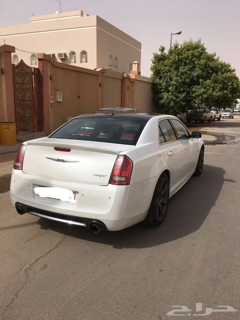 كرايسر 2013 srt بلاك ايدشن فل كامل لؤلؤي  (image 2)