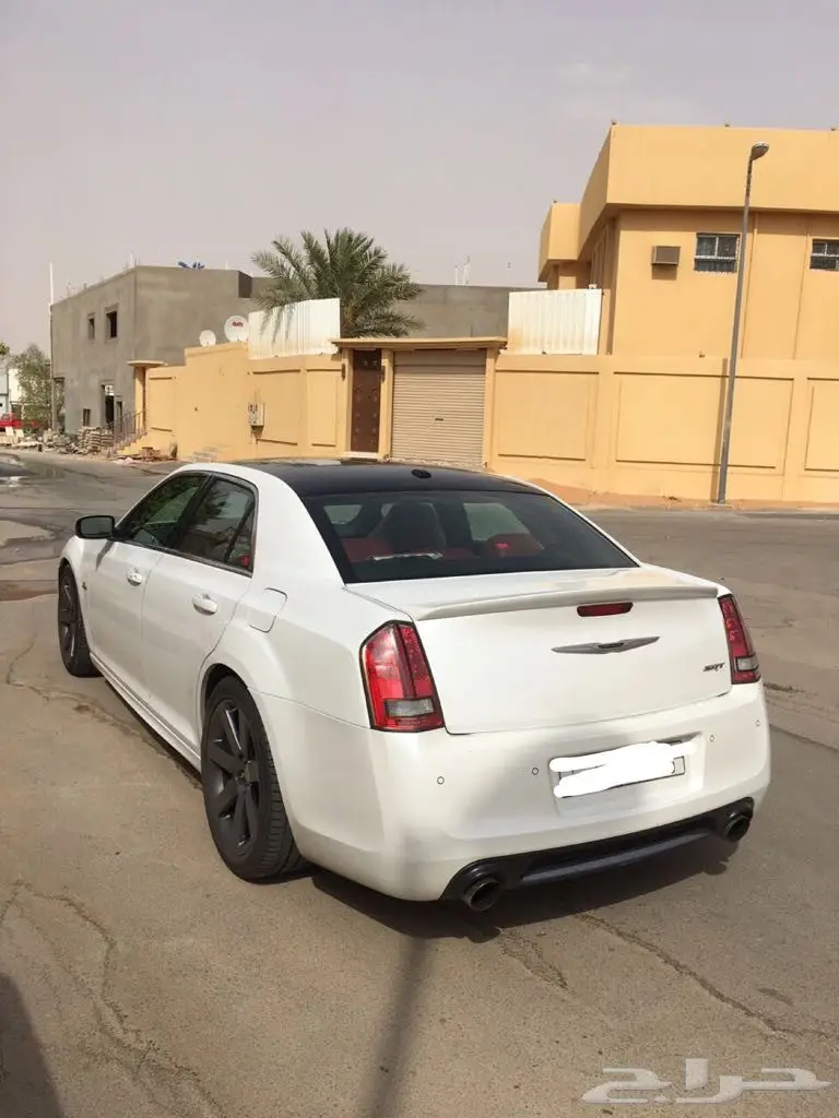 كرايسر 2013 srt بلاك ايدشن فل كامل لؤلؤي  (image 4)