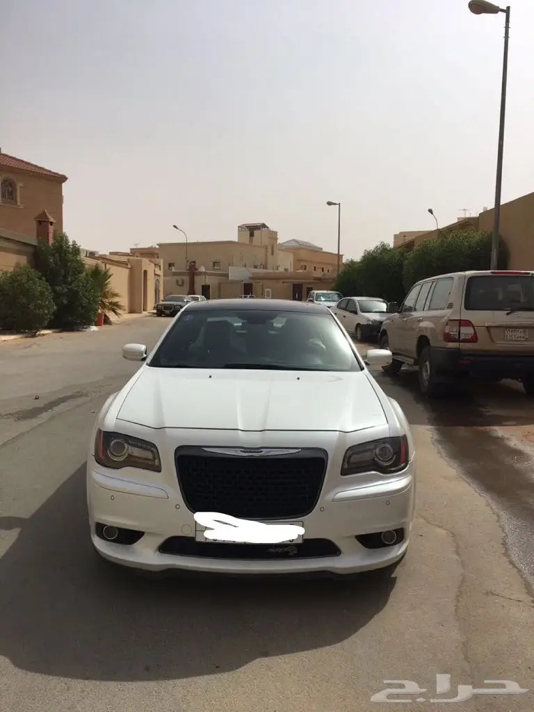 كرايسر 2013 srt بلاك ايدشن فل كامل لؤلؤي  (image 8)