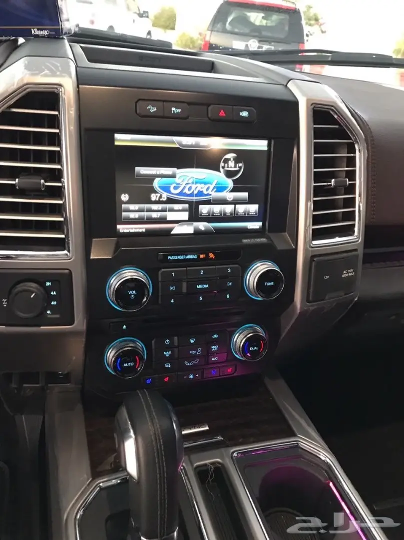 فورد بلاتنيوم شبه جديد  2016موديلf150 (image 8)