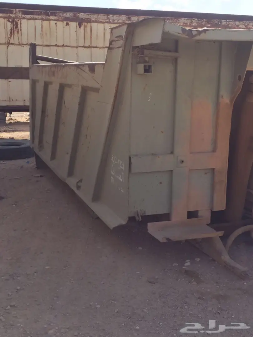 للبيع صندوق قلاب