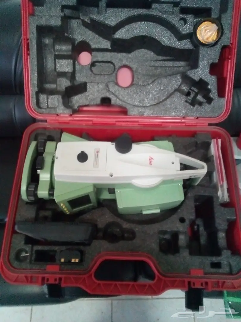 للبيع جهاز توتال استيشن لايكا موديل ( 02 )