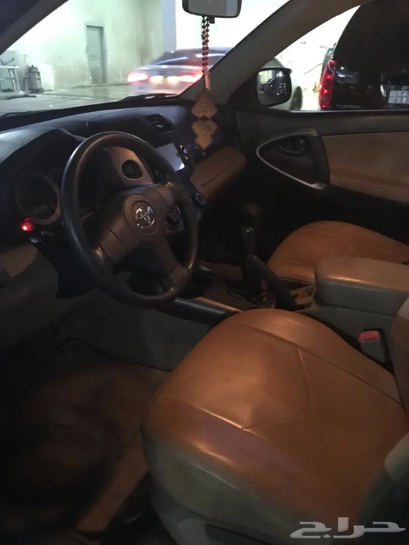 تويوتا راف فور موديل 2011 جير عادي بدون دبل  (image 8)